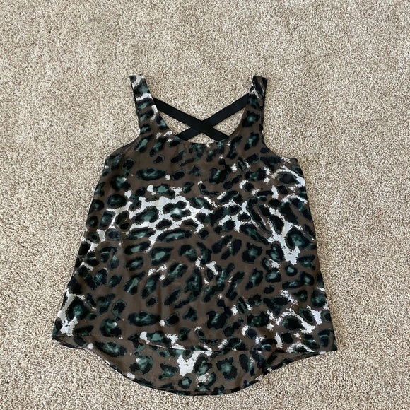 Chloe K Nordstrom leopard top XS - Picture 2 of 6